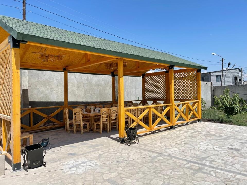 GOLDEN SECONDS Hotel Erivan Exterior foto