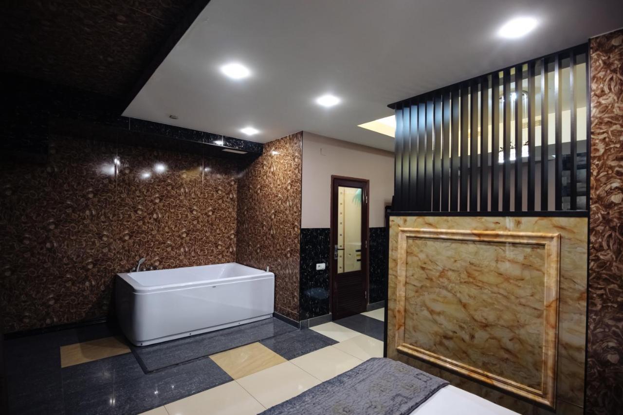 GOLDEN SECONDS Hotel Erivan Exterior foto
