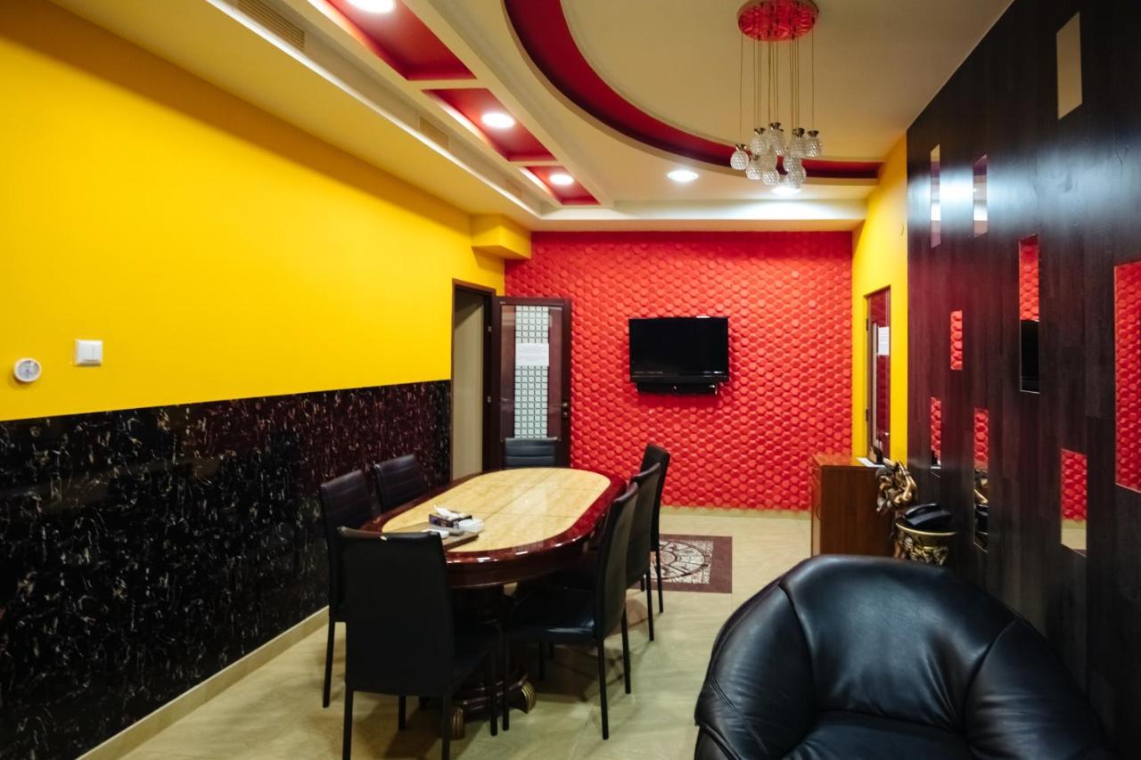 GOLDEN SECONDS Hotel Erivan Exterior foto