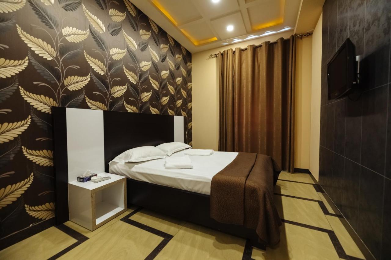 GOLDEN SECONDS Hotel Erivan Exterior foto