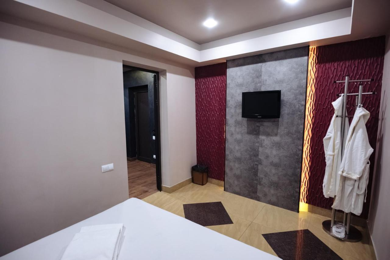 GOLDEN SECONDS Hotel Erivan Exterior foto