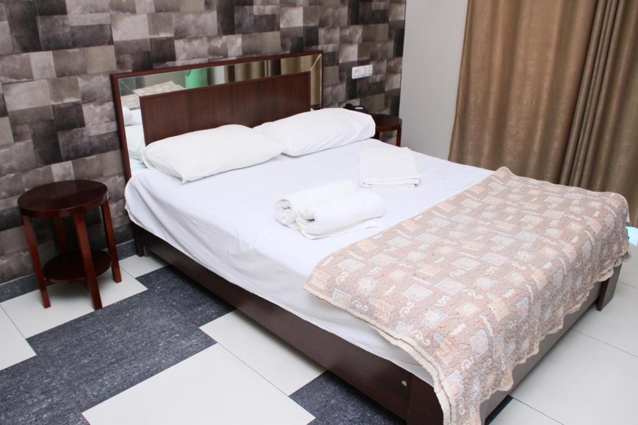 GOLDEN SECONDS Hotel Erivan Exterior foto