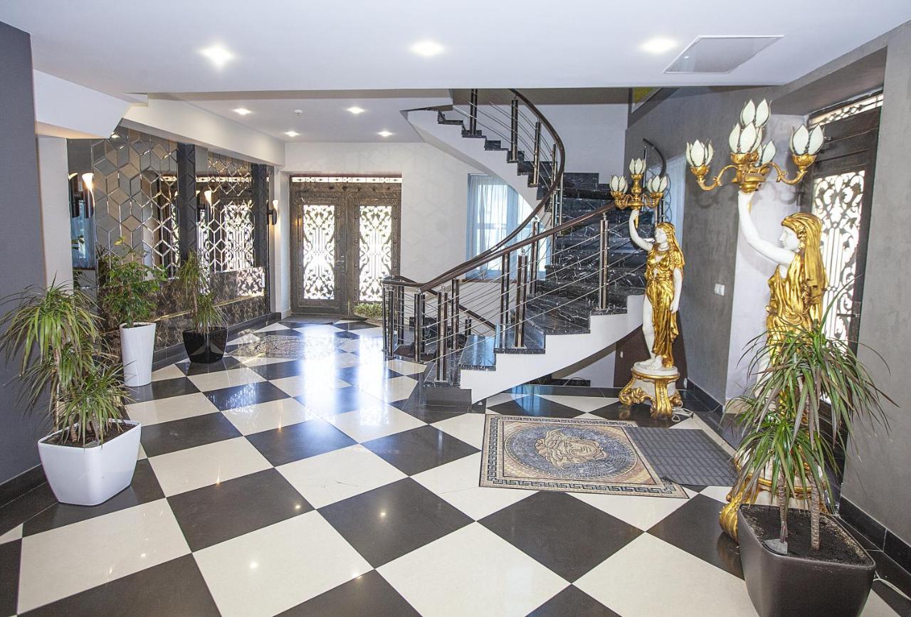 GOLDEN SECONDS Hotel Erivan Exterior foto