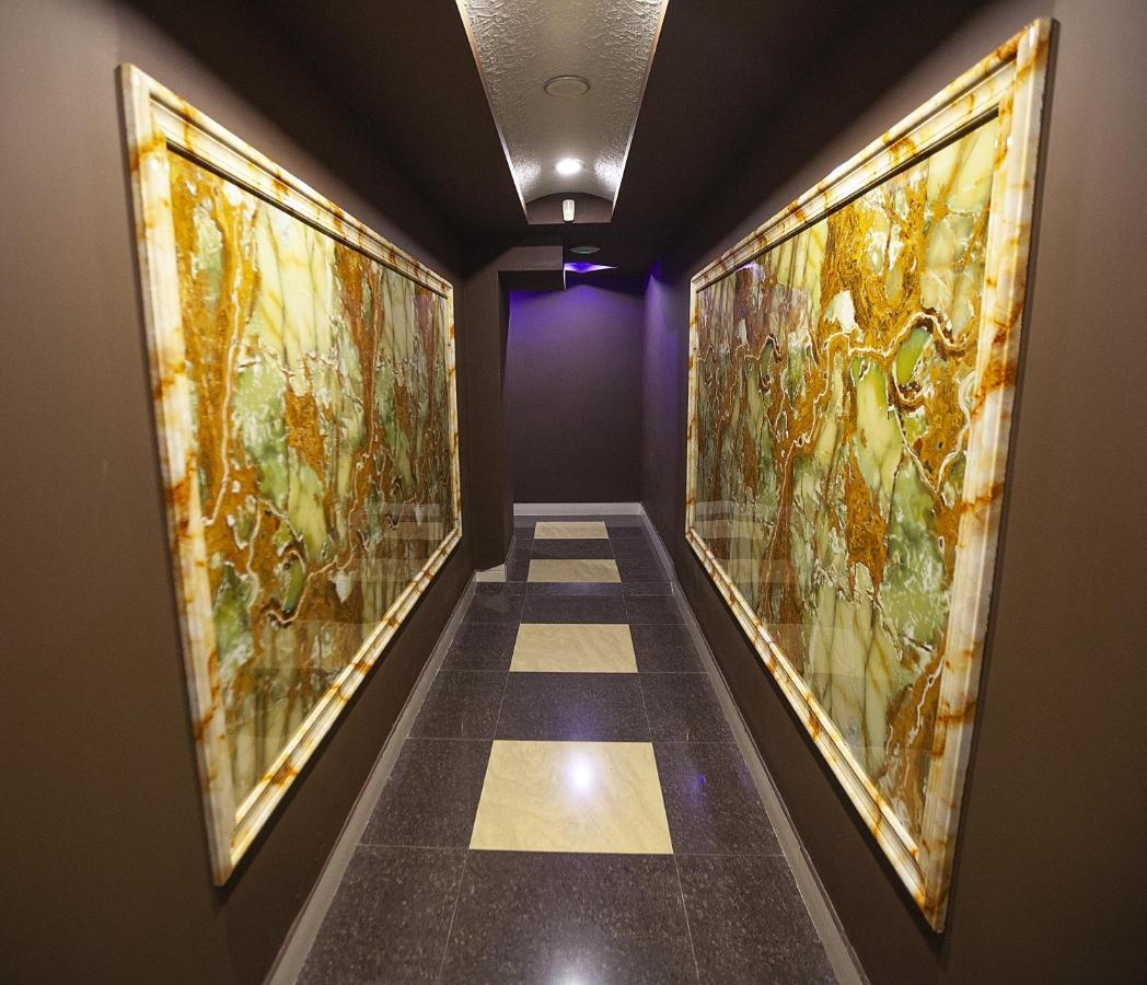 GOLDEN SECONDS Hotel Erivan Exterior foto